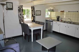 Lyklamastate_Bed_&_Breakfast_overnachten_Friesland_Noord_Nederland_Activiteiten_Watersport_bakhuisje