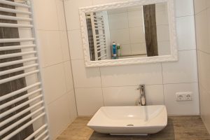 Kamer_6_Lyklamastate_Bed_7_Breakfast_overnachten_ontbijt_friesland_noord_nederland_vakantie_weekend_weg_badkamer